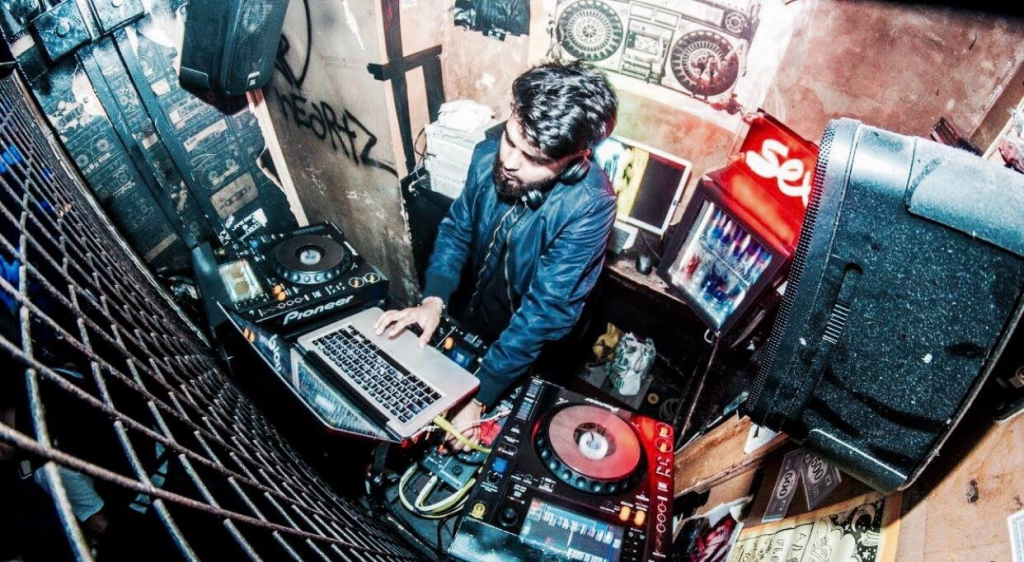 DJ VIRAJ