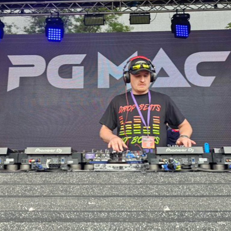 PG Mac & Ria – DBNB